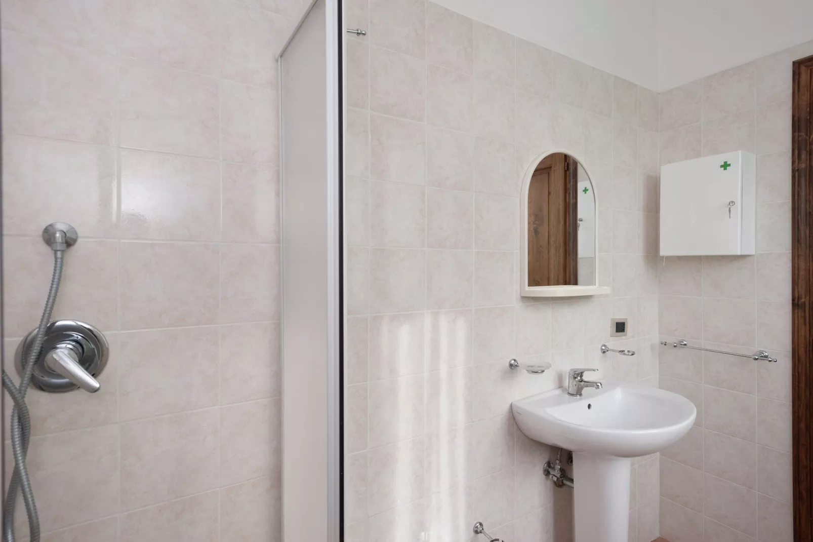 Augusto-Bathroom