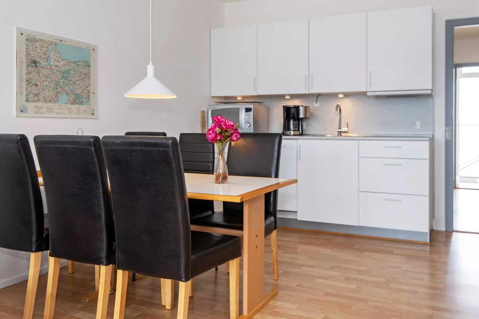 3 room,ground floor or 1.