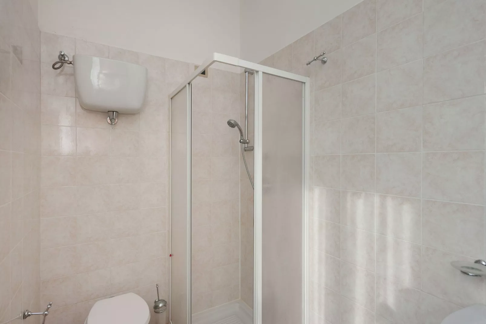 Augusto-Bathroom
