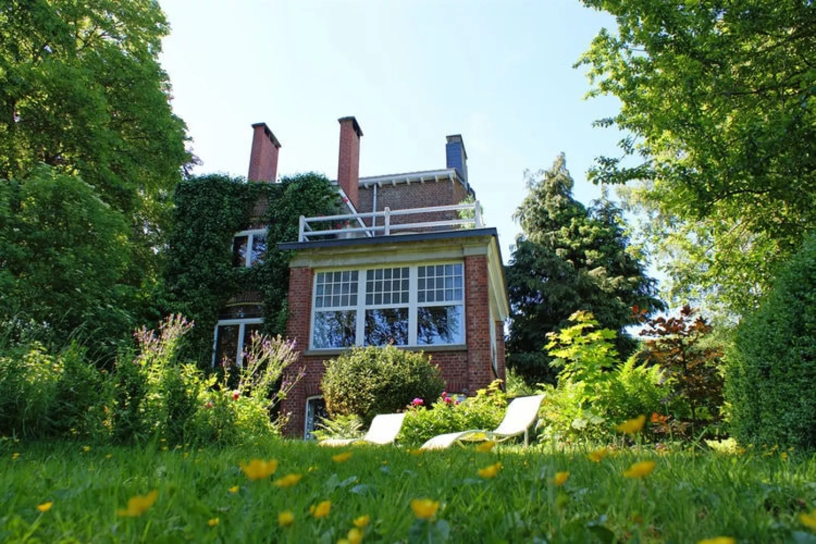 Villa Louise-Exterior summer
