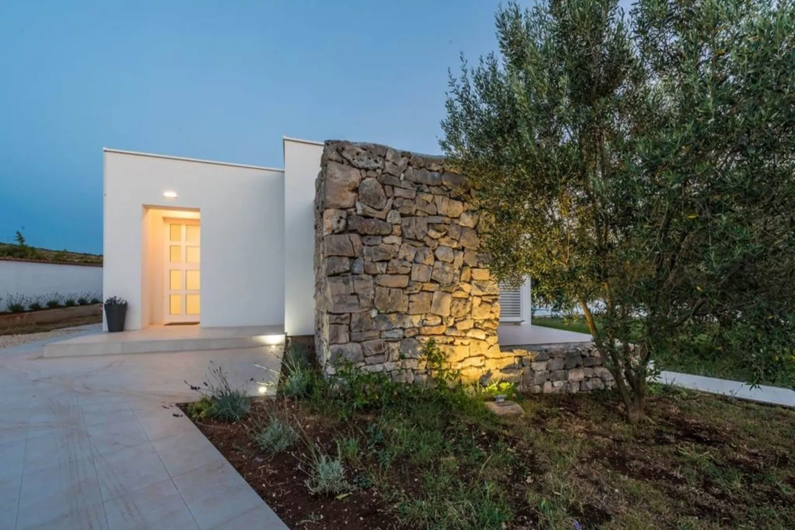 Villa Anita-Gardens summer