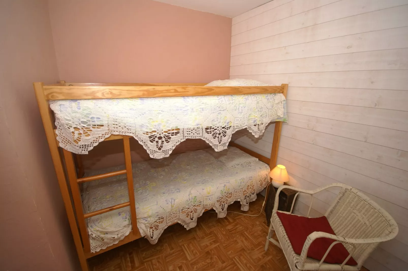 Maison de vacances Montaigu les Bois-Bedroom