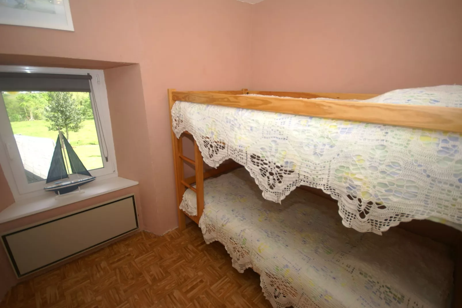 Maison de vacances Montaigu les Bois-Bedroom