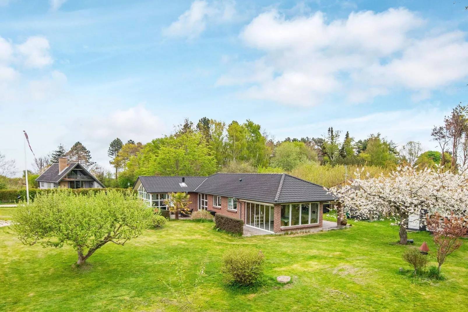 6 person holiday home in Grenaa