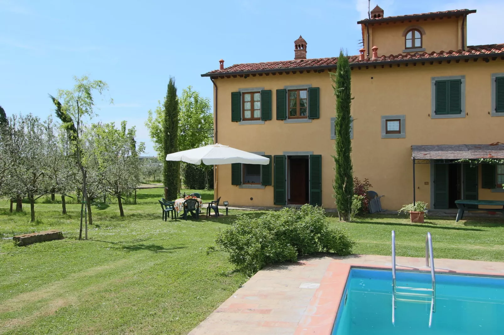Due Olivi-Exterior summer