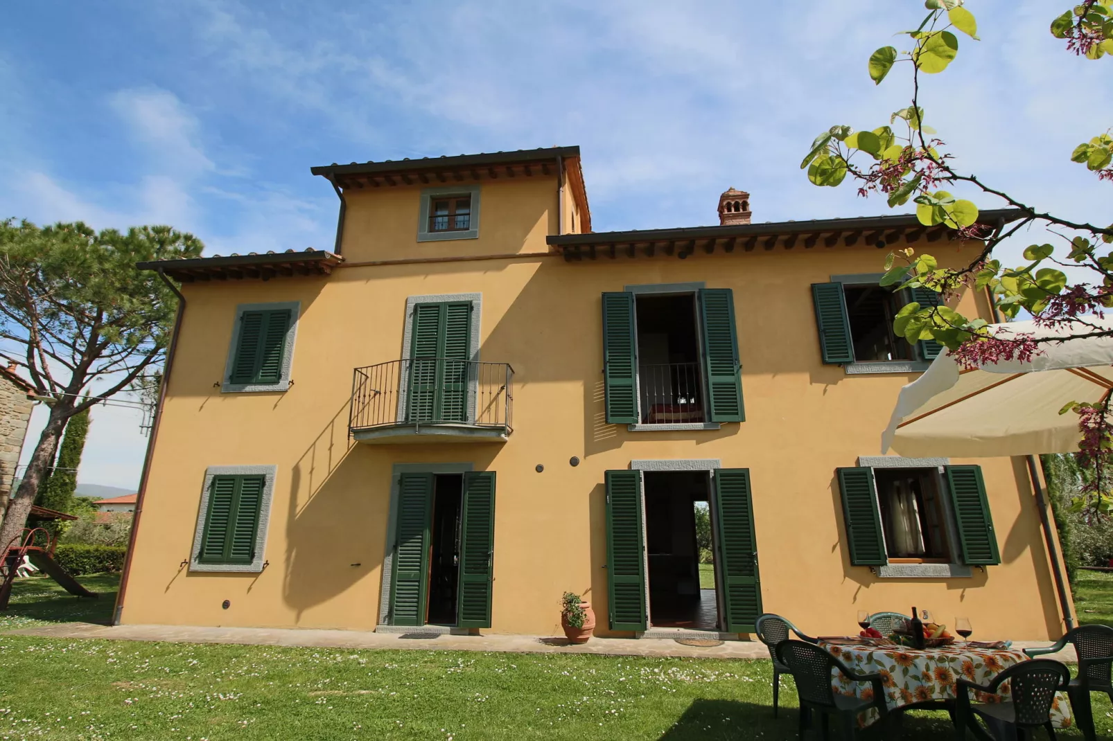 Due Olivi-Exterior summer