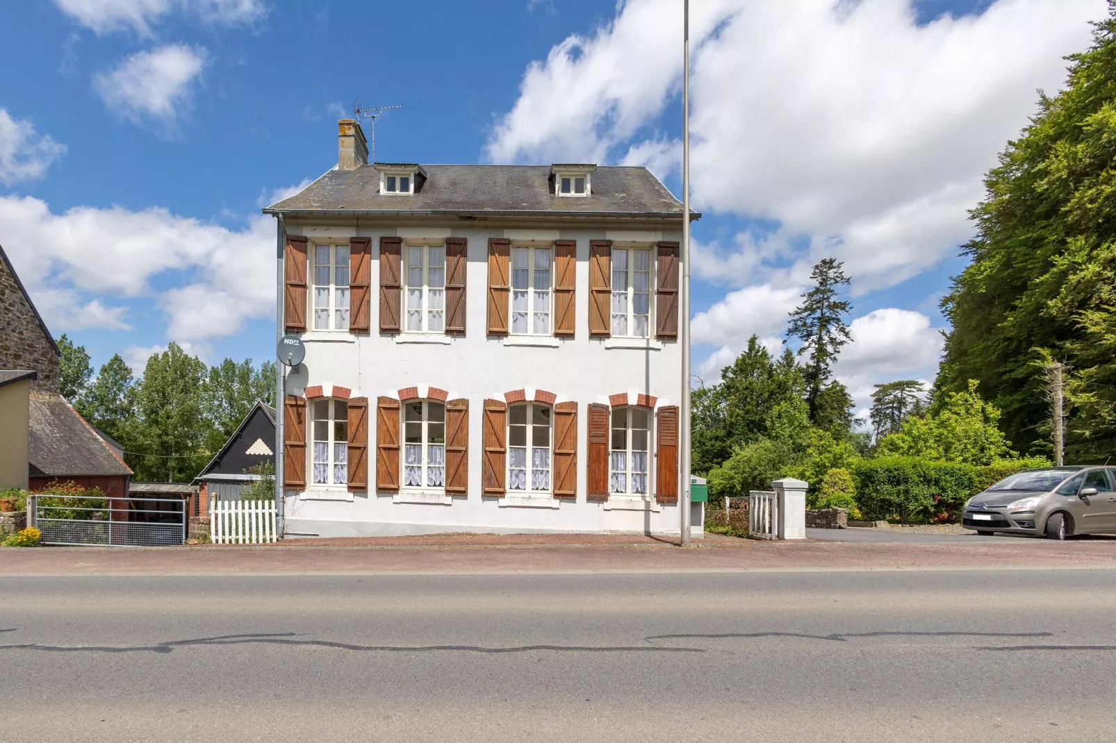 Maison Van der Meer-Exterior summer