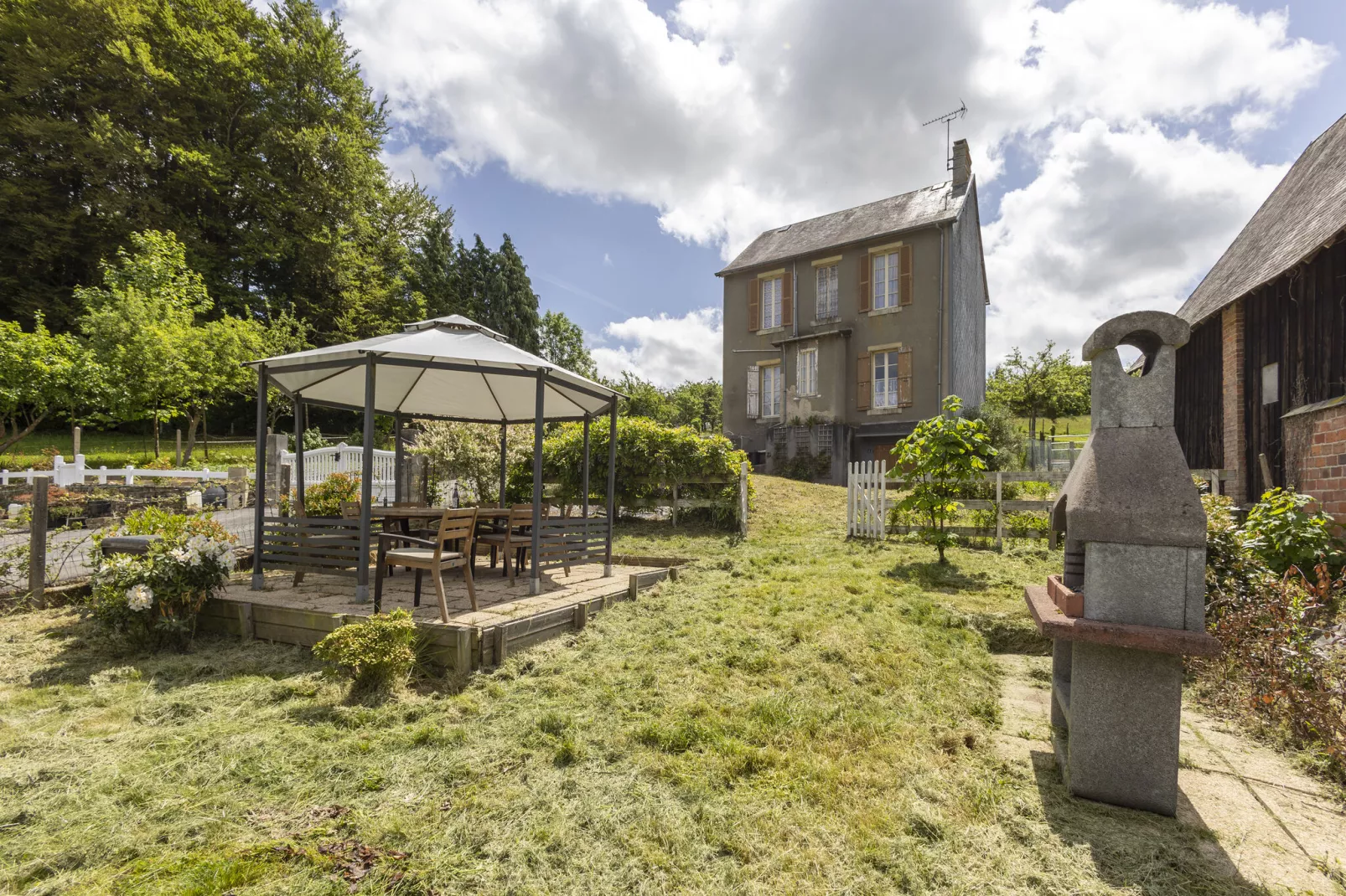 Maison Van der Meer-Gardens summer