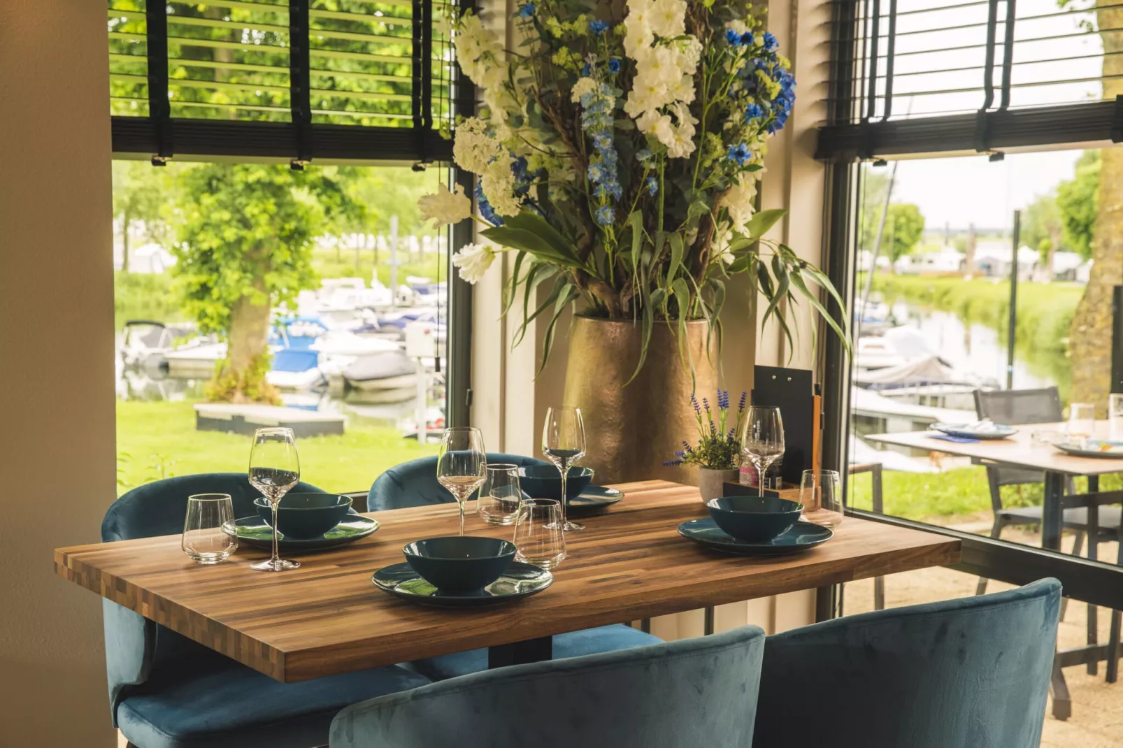 MarinaPark Bad Nederrijn 1-Dining room