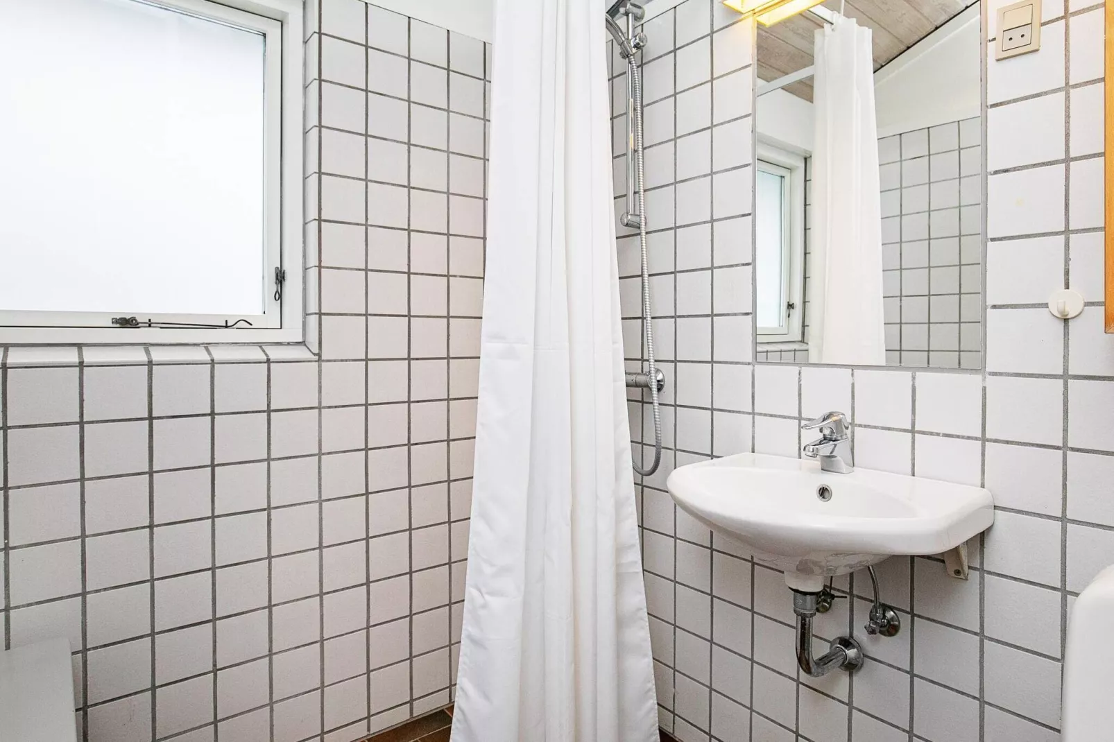 B-3½ room,renovated, Ocean view-Indoor