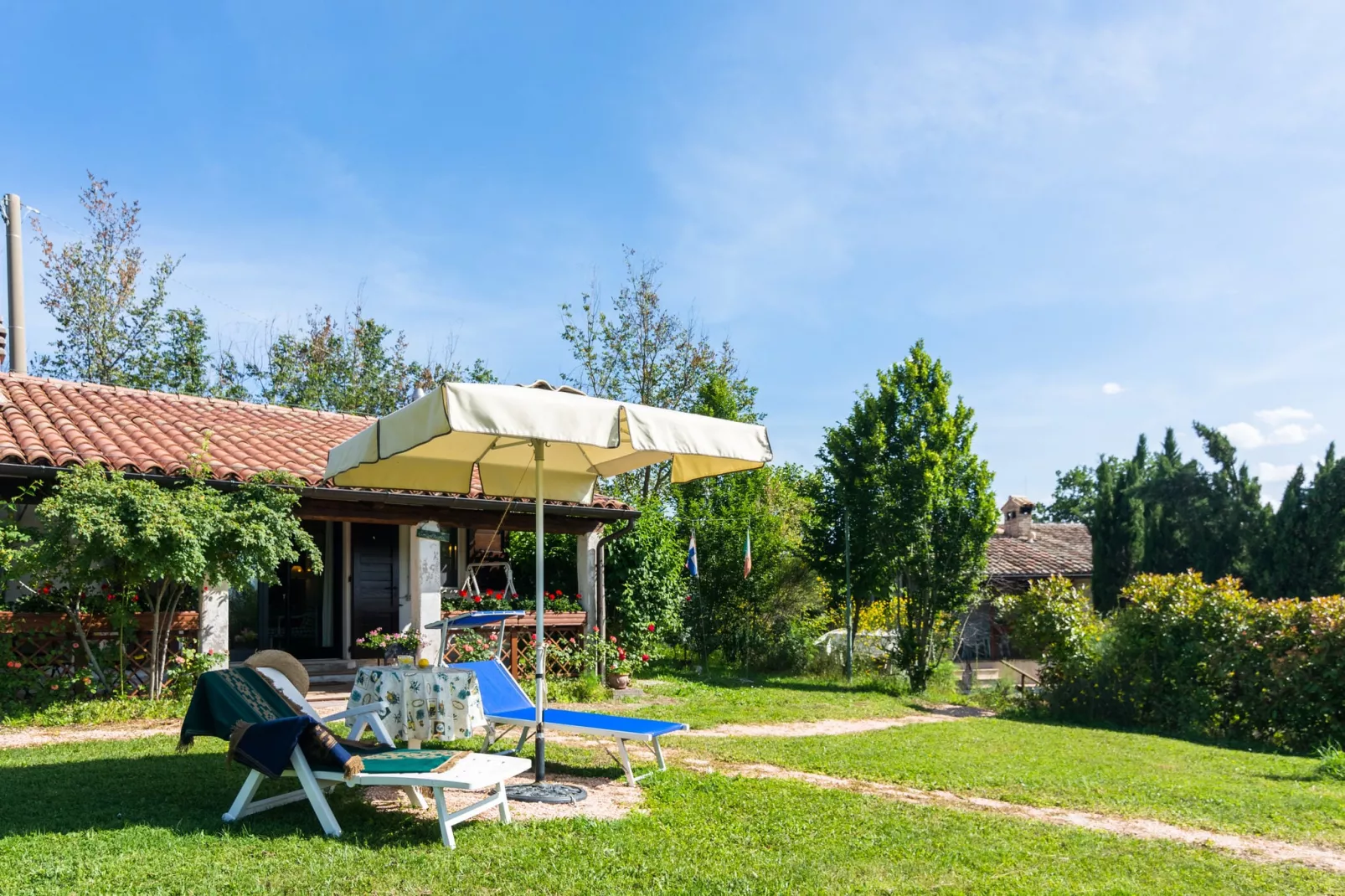 La Cinciallegra-Exterior summer