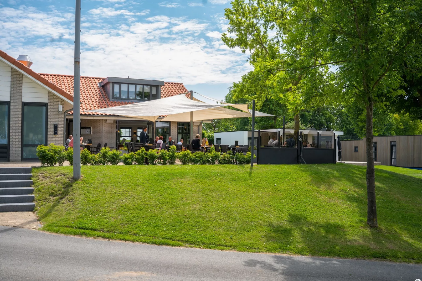 MarinaPark Bad Nederrijn 1-Gardens summer
