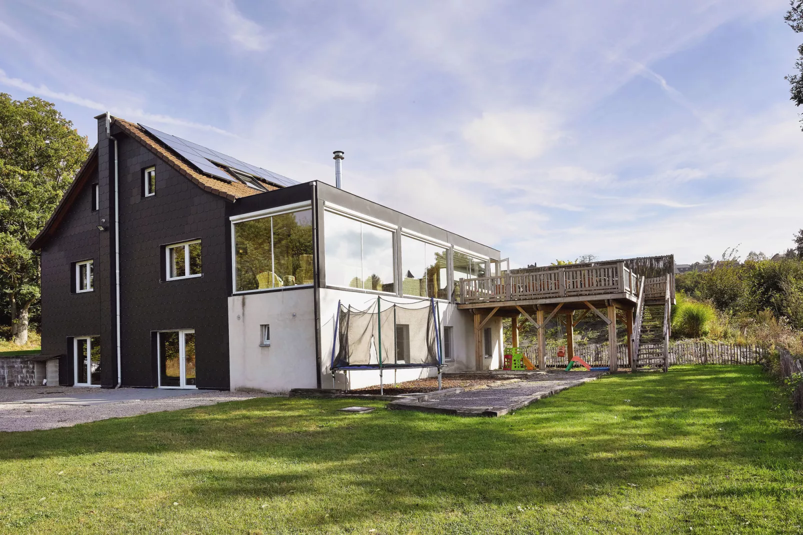 The Wood-Stone Cottage-Außenbereich Sommer