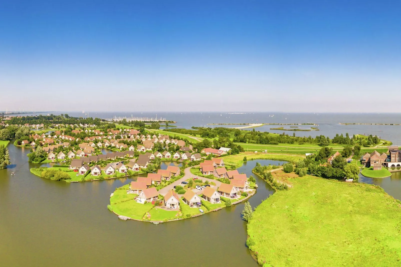 Resort Ijsselmeer 3-Exterior summer