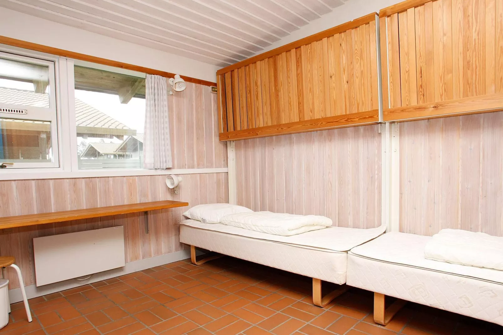 C-3 room,2 bathrooms-Indoor