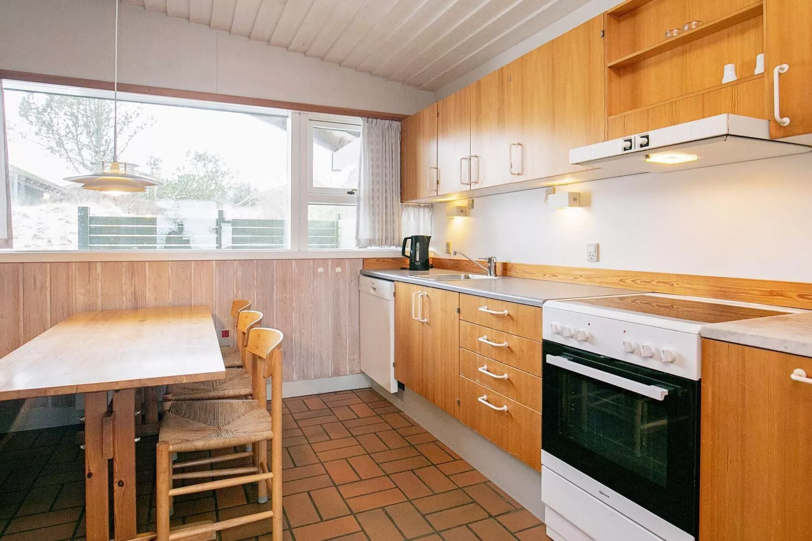 C-3 room,2 bathrooms-Indoor