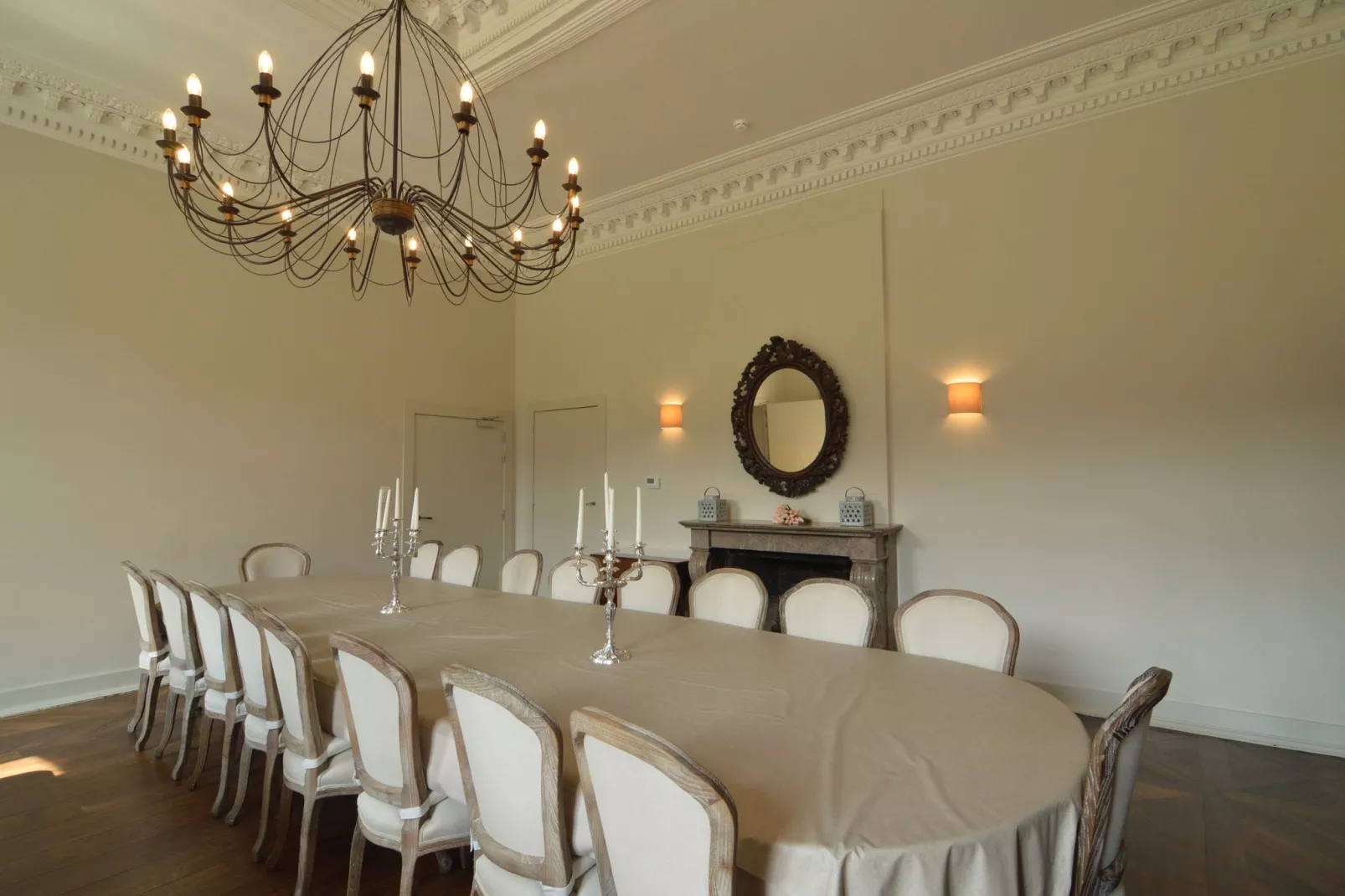 Chateau des Deux Etangs 24 pers-Dining room