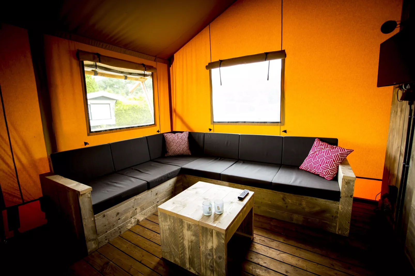 Recreatiepark Duinhoeve 8-Living room