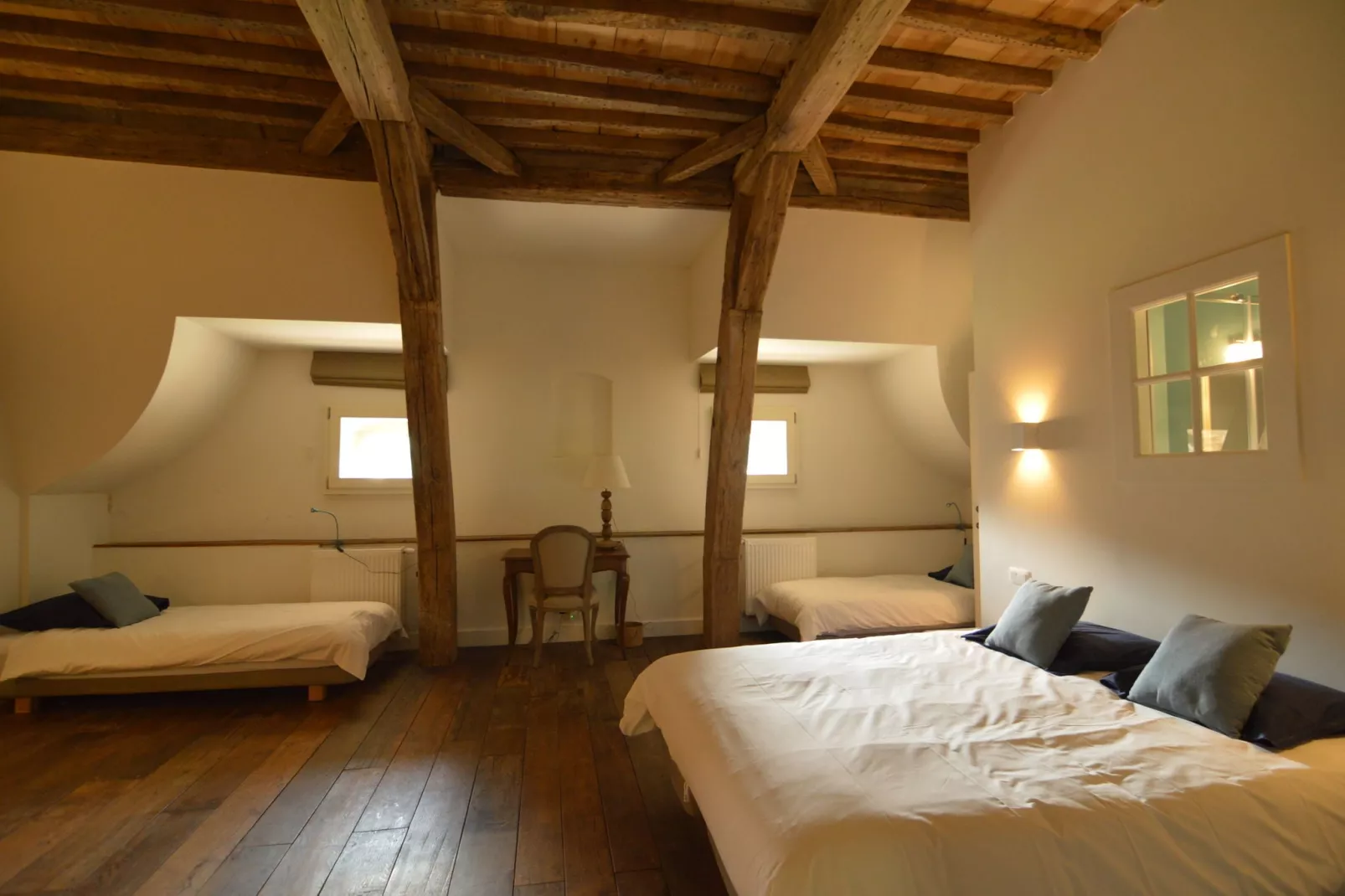 Chateau des Deux Etangs 24 pers-Bedroom