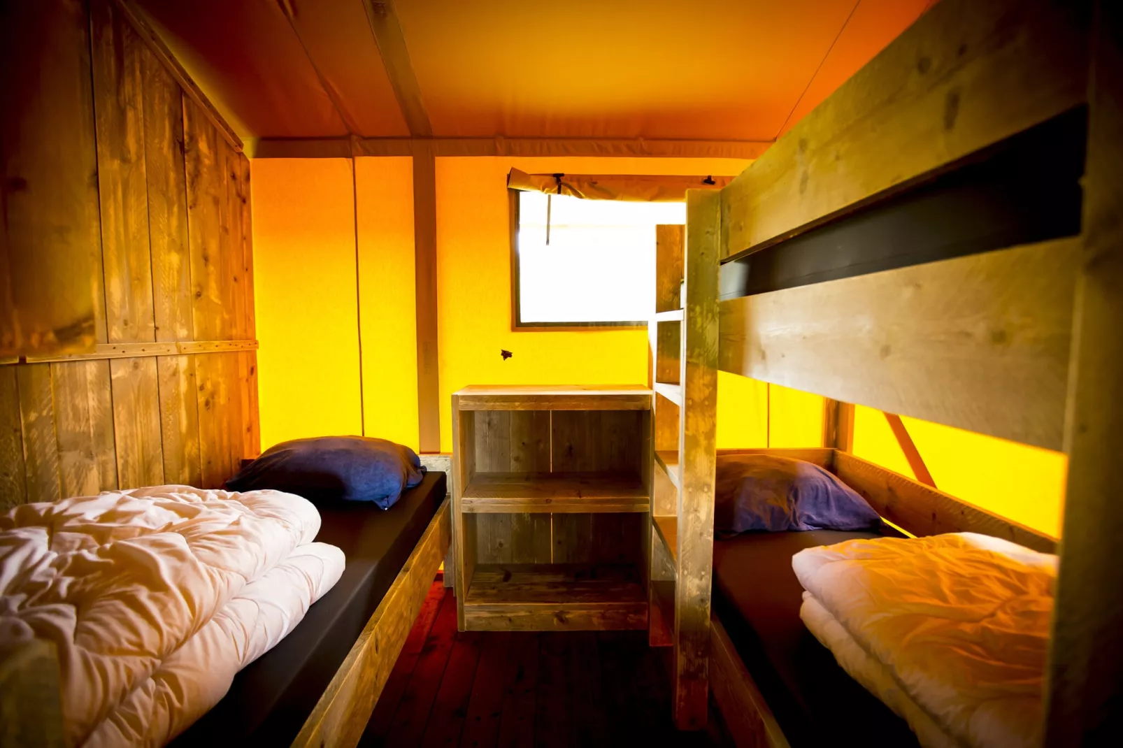 Recreatiepark Duinhoeve 8-Bedroom
