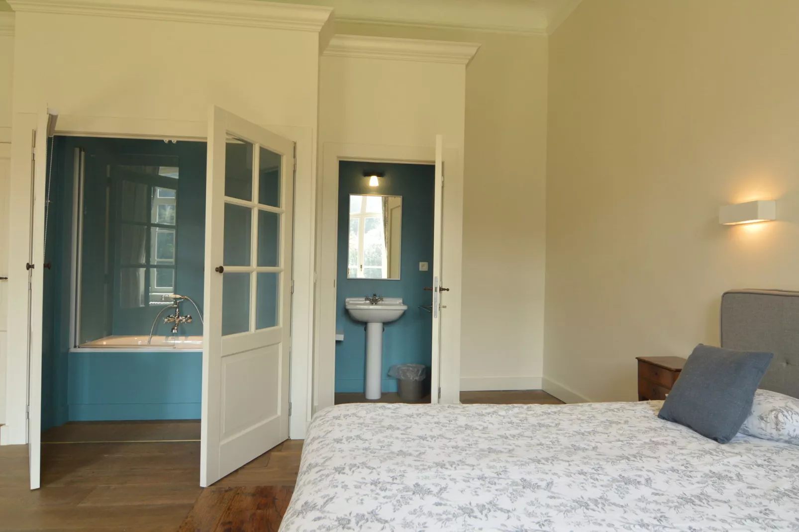 Chateau des Deux Etangs 24 pers-Bathroom