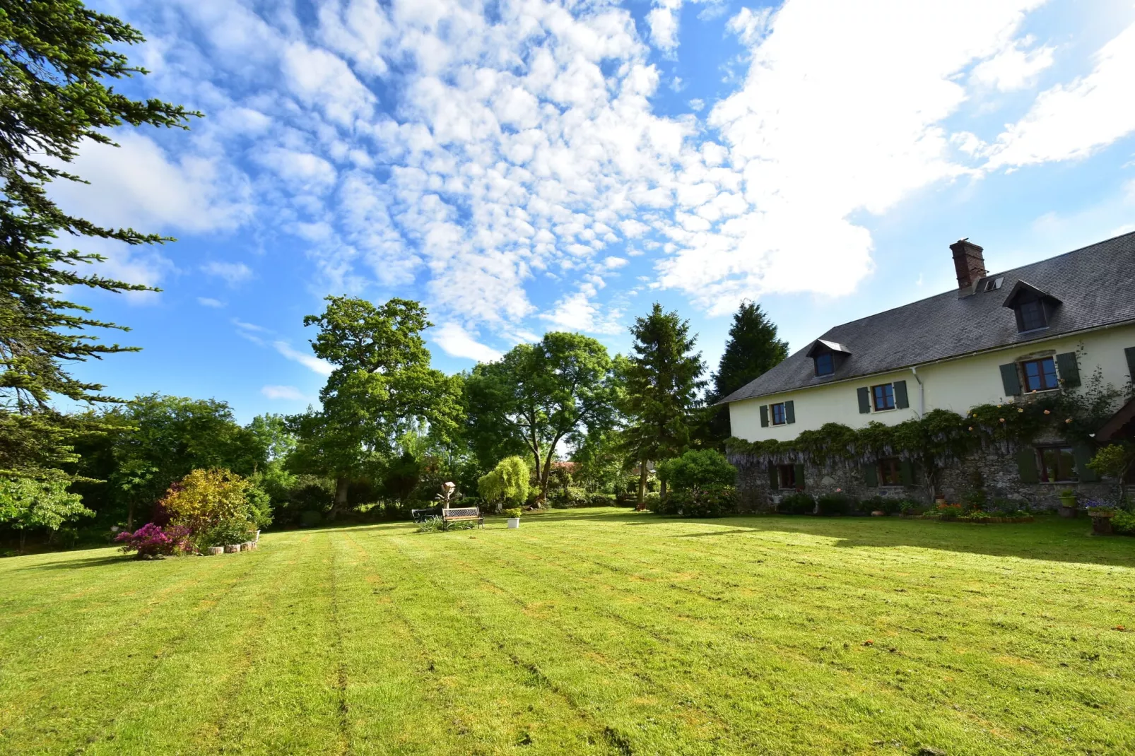 Chez Marylene-Exterior summer