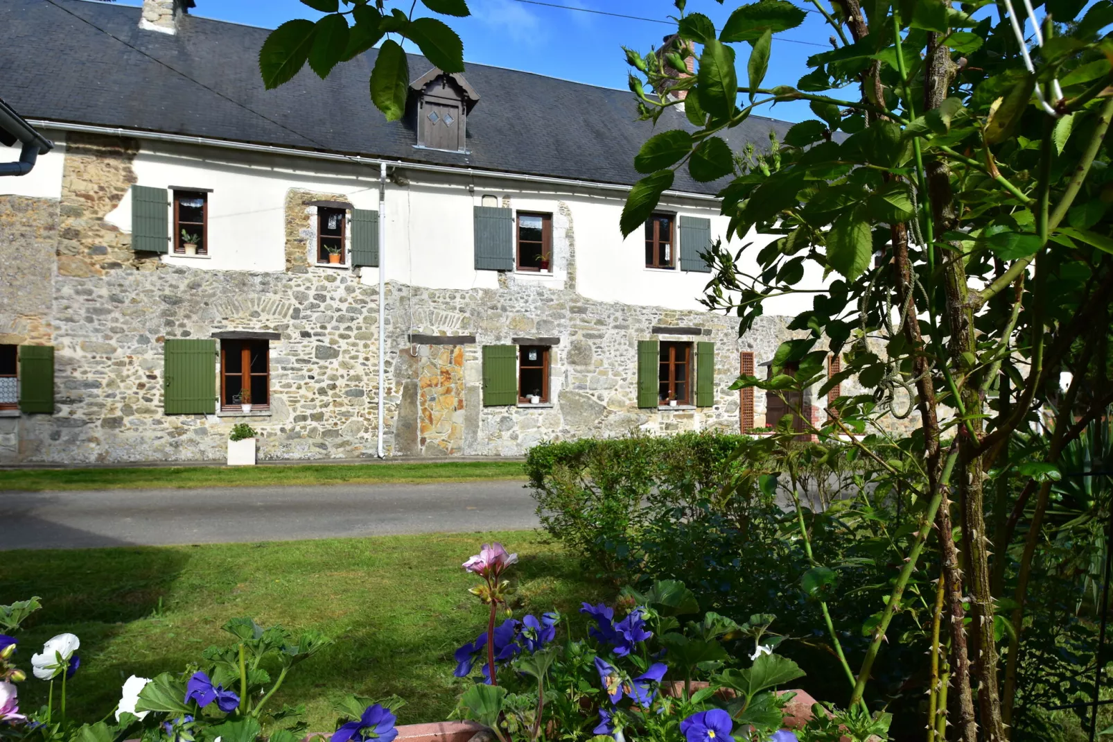 Chez Marylene-Exterior summer