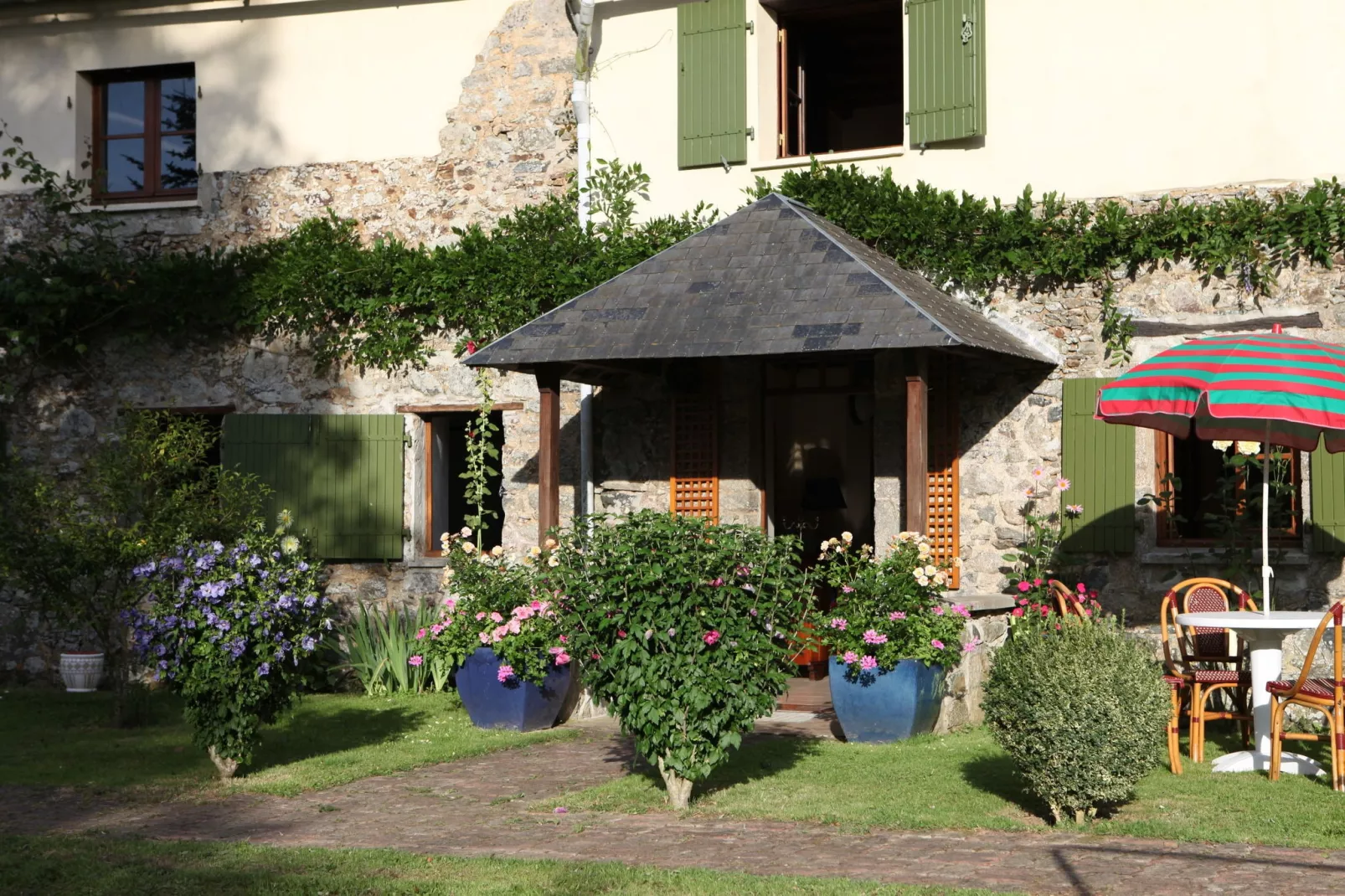 Chez Marylene-Exterior summer