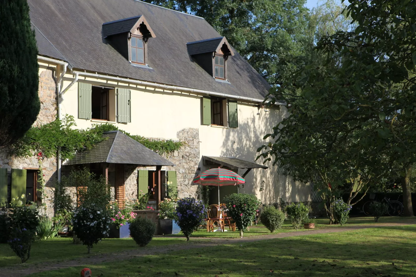 Chez Marylene-Exterior summer