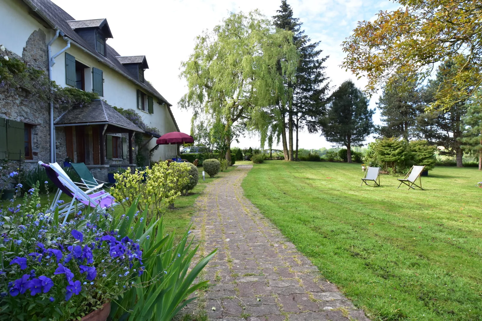 Chez Marylene-Exterior summer