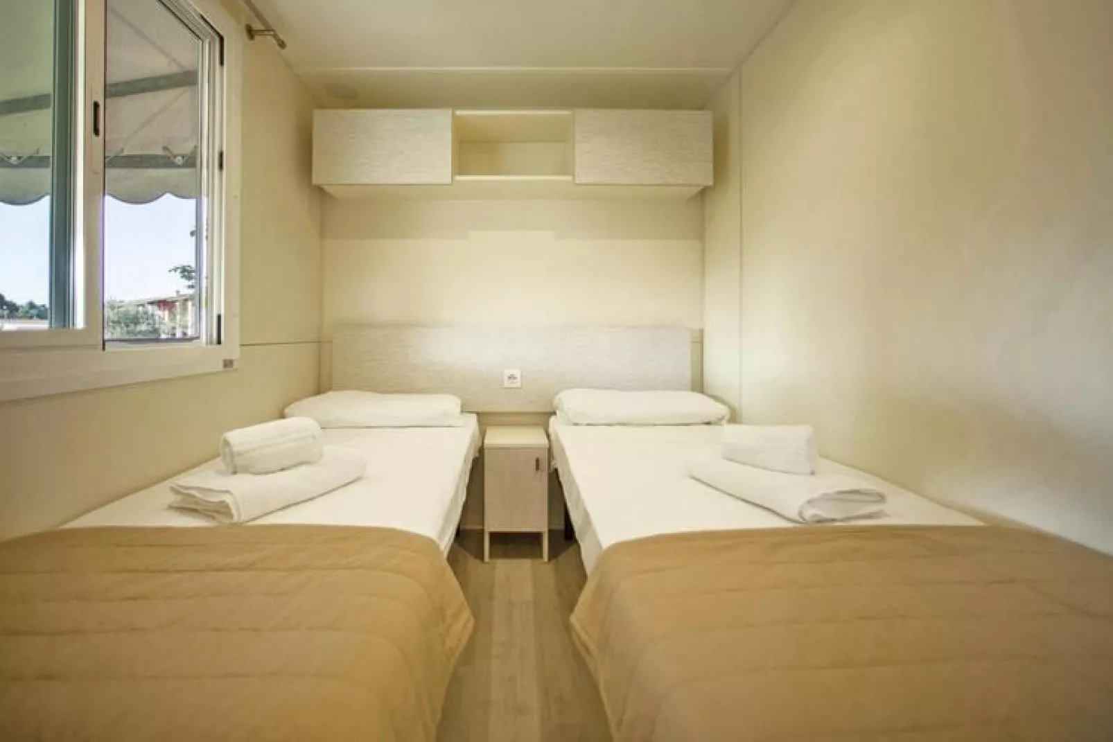 Mobile Homes The Garda Village, Sirmione-Maxi Caravan-Bedroom