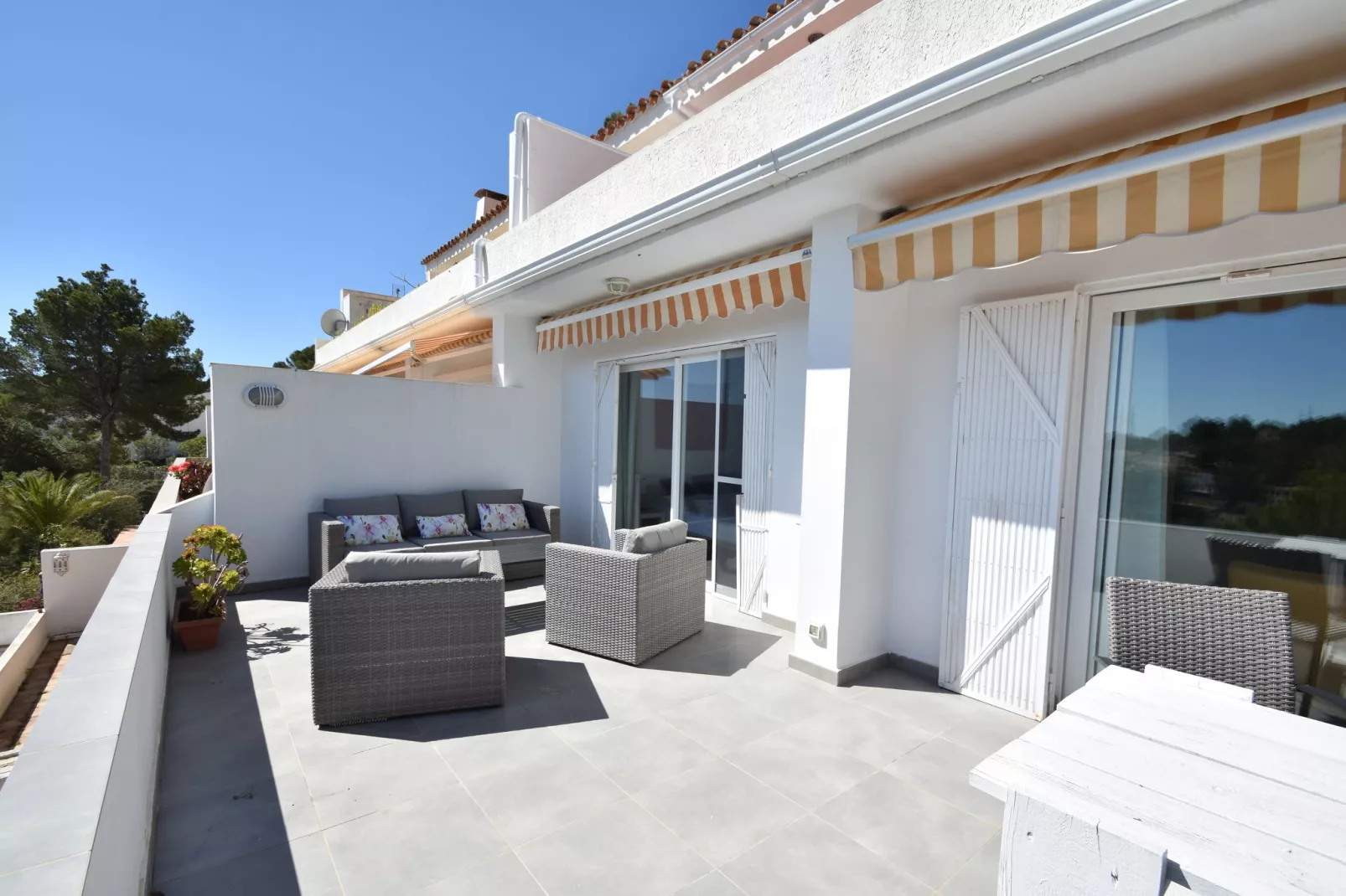 Don Cayo Bungalows-Balcon-terrasse