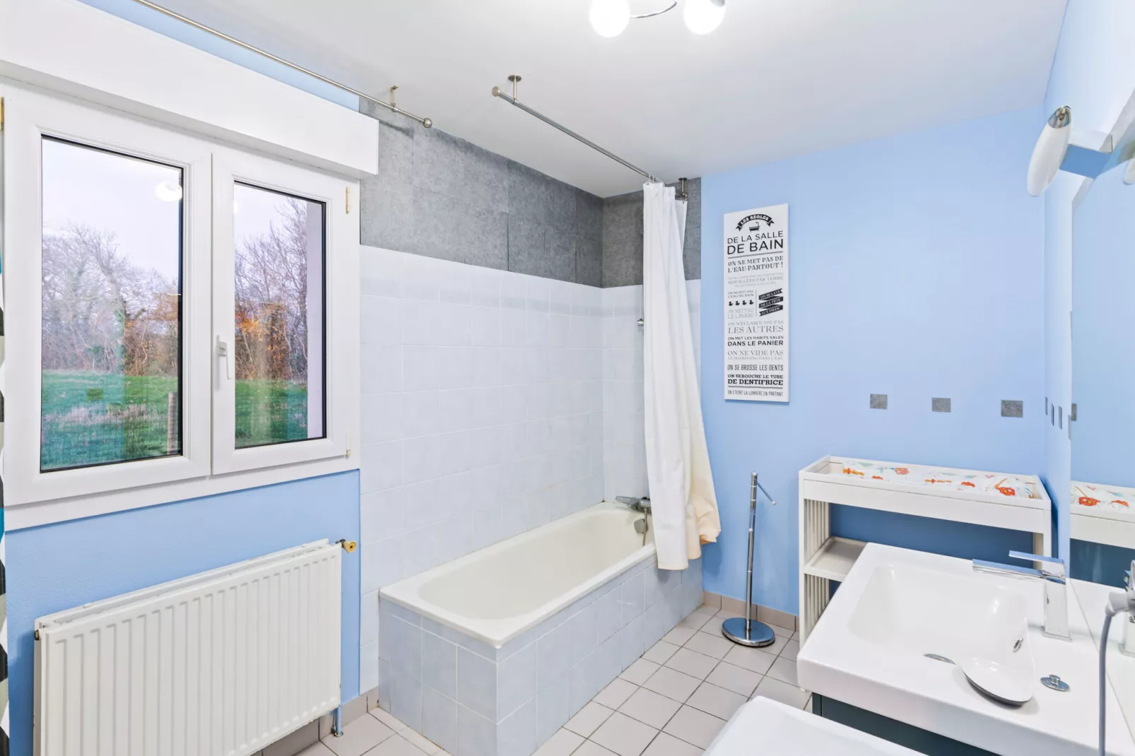 D-day Holiday Home 6 p-Bathroom