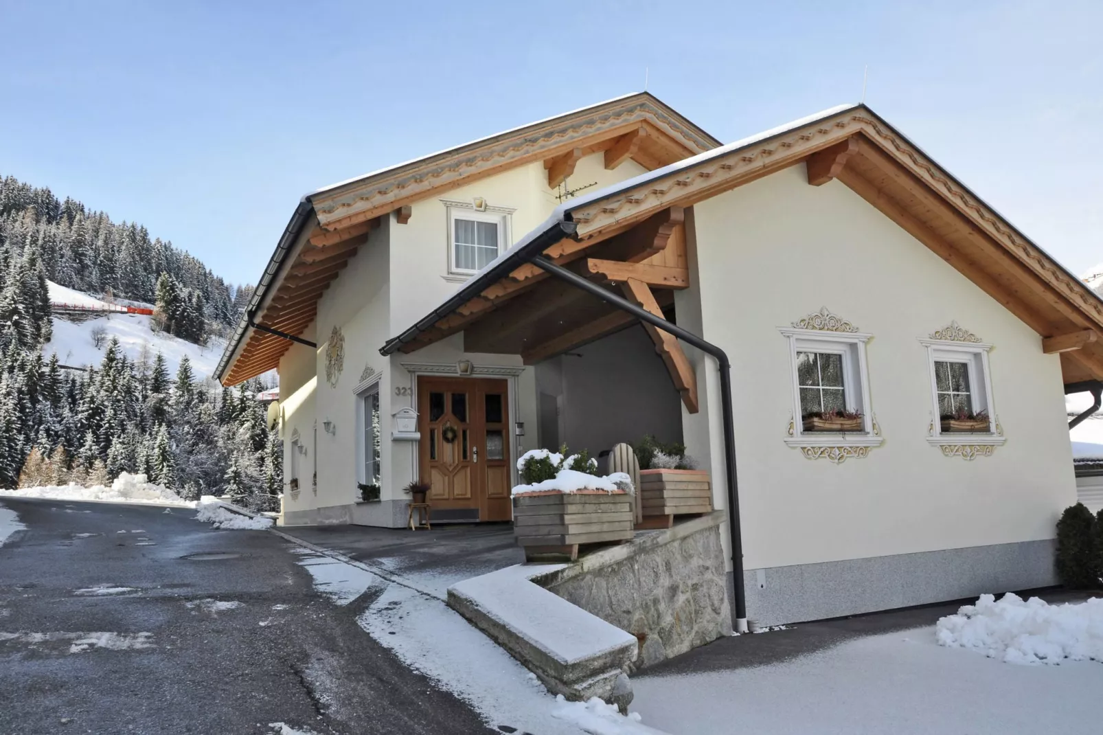 Apartment Primavera-Exterior winter