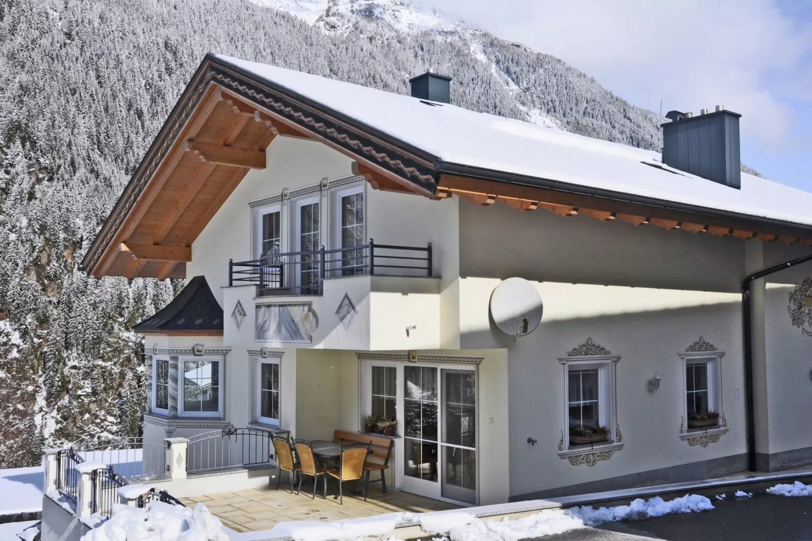 Apartment Primavera-Exterior winter