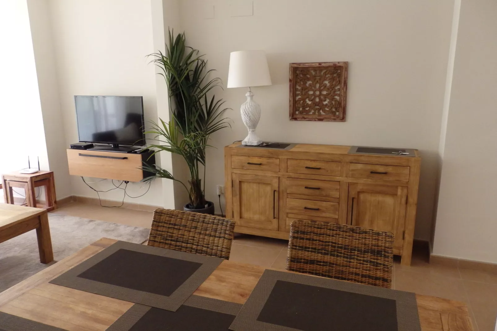 Green Paradise	-Dining room