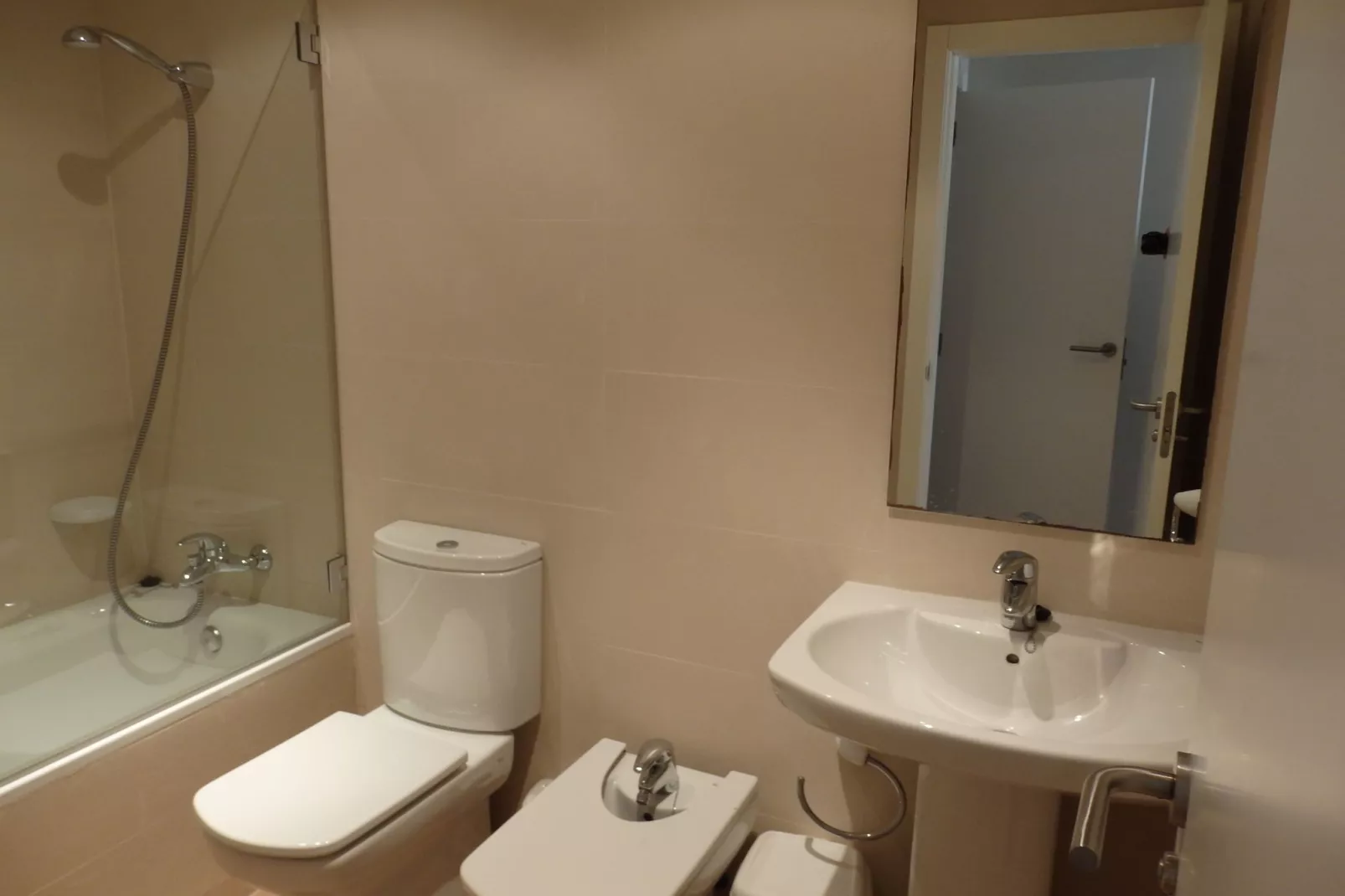 Green Paradise	-Bathroom