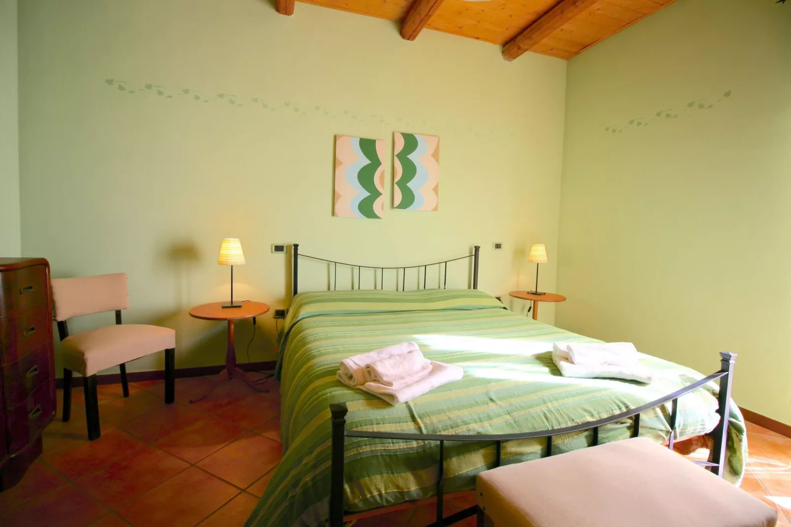Salvo-Bedroom