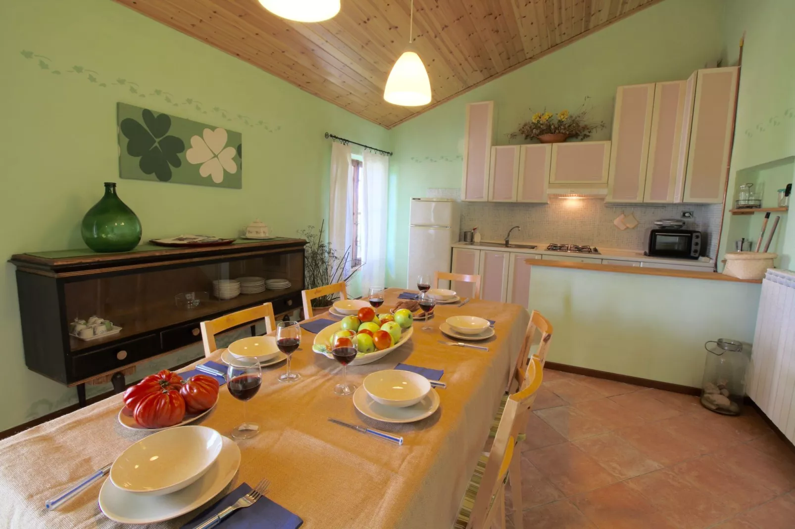 Salvo-Dining room