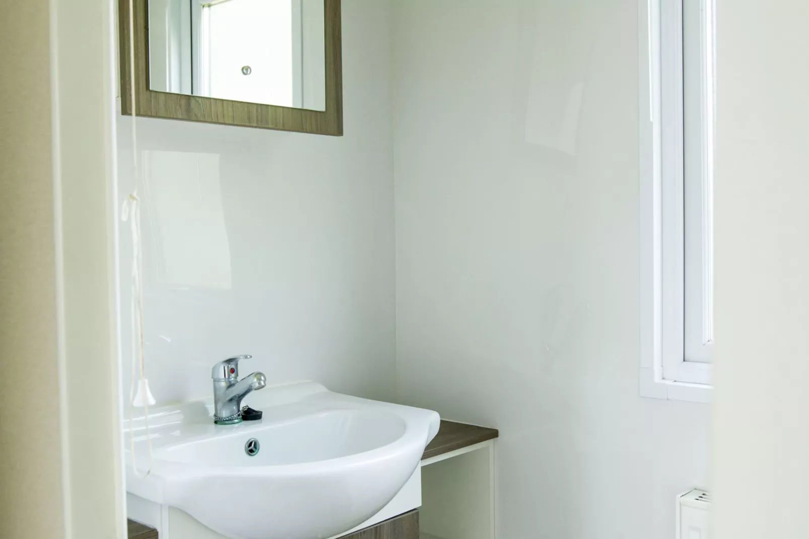 Recreatiepark Duinhoeve 11-Bathroom