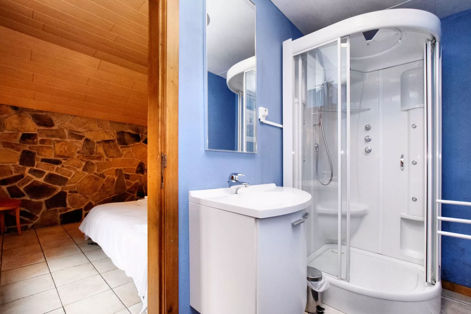Grand Han-Bathroom