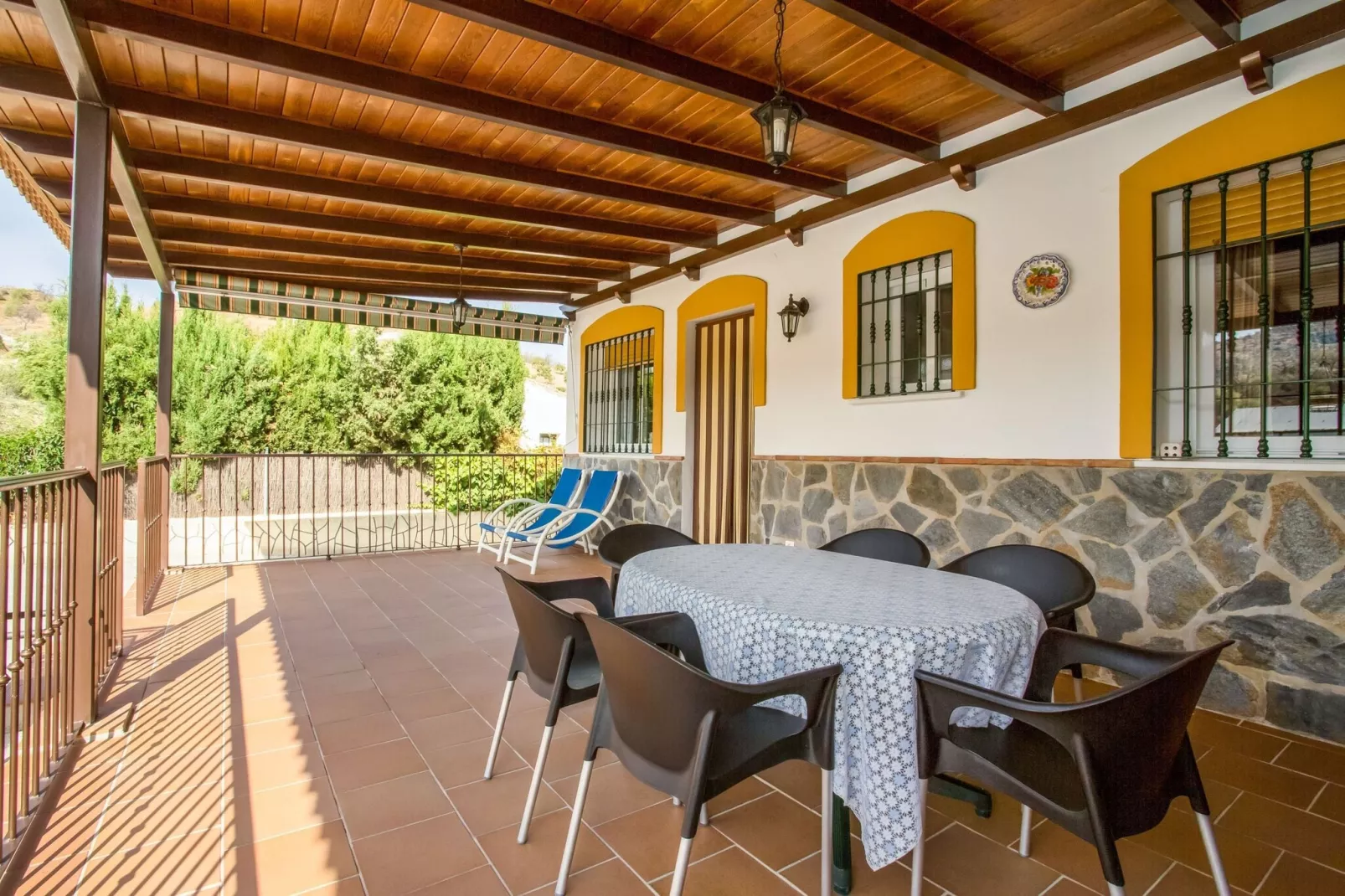 La Vista-Terrace balcony