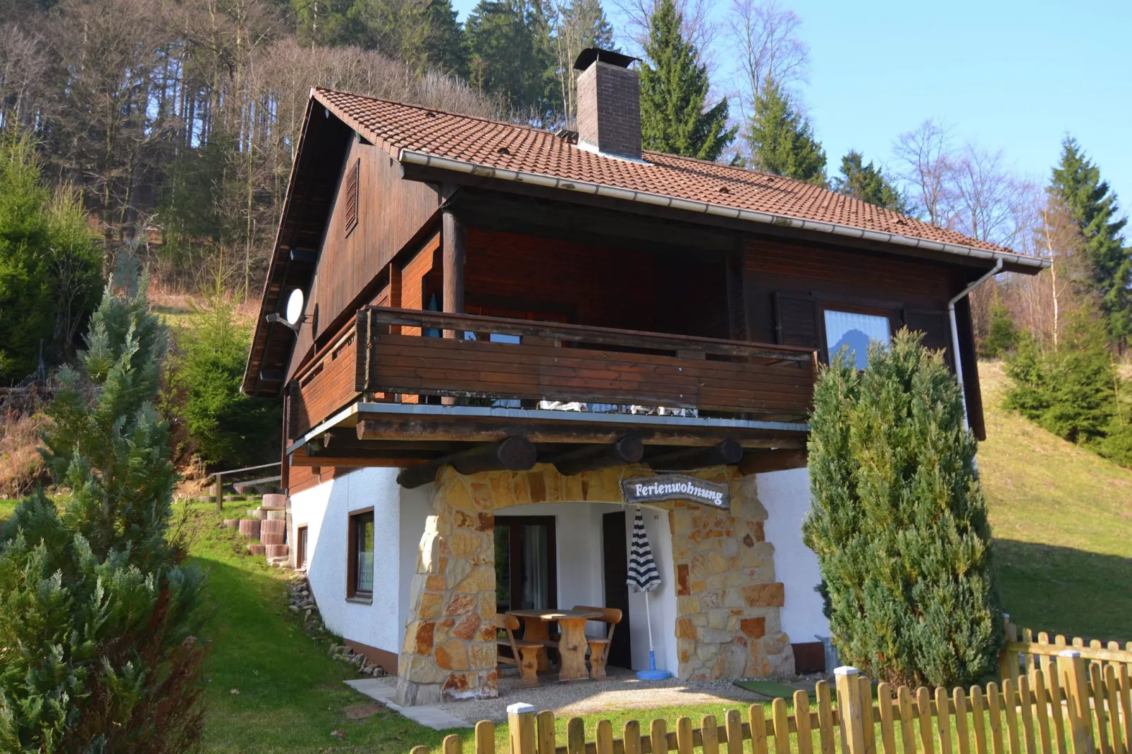 Fuchsbau-Exterior summer