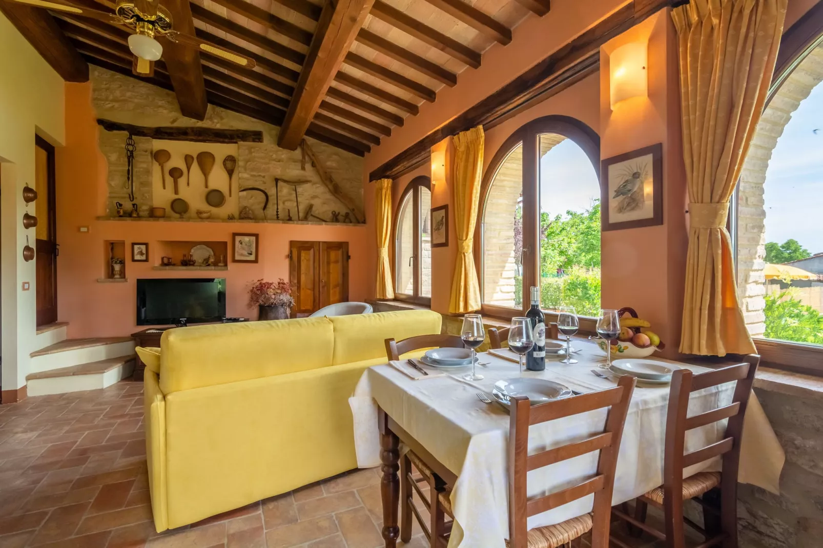 Lupo-Dining room
