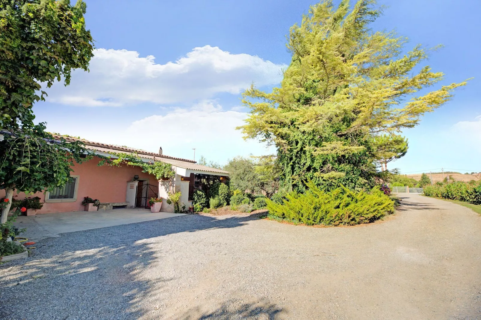 LA TORRE DE SEBASTIA-Exterior summer