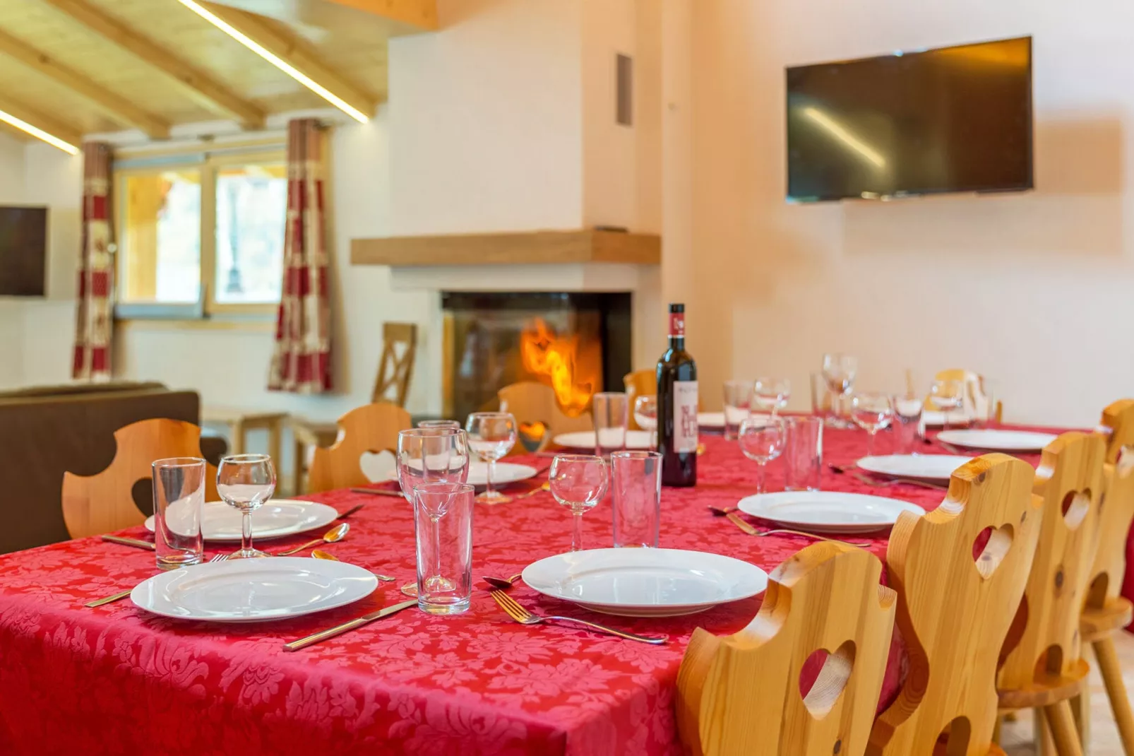 Pierina-Dining room