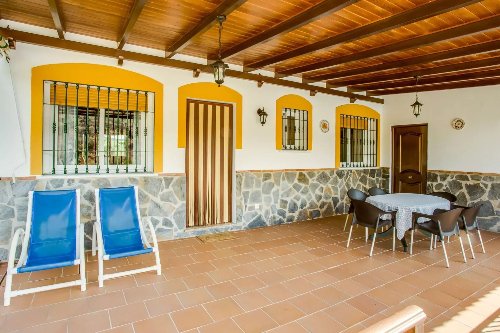 La Vista-Terrace balcony