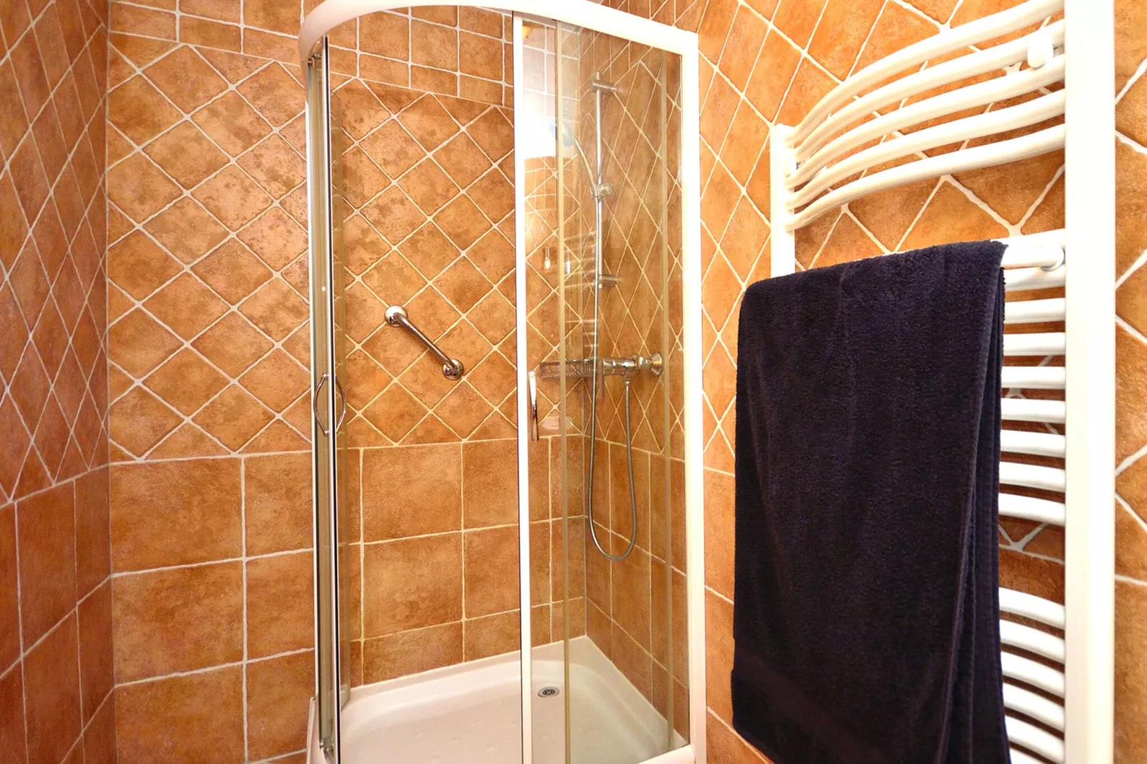 Pierina-Bathroom