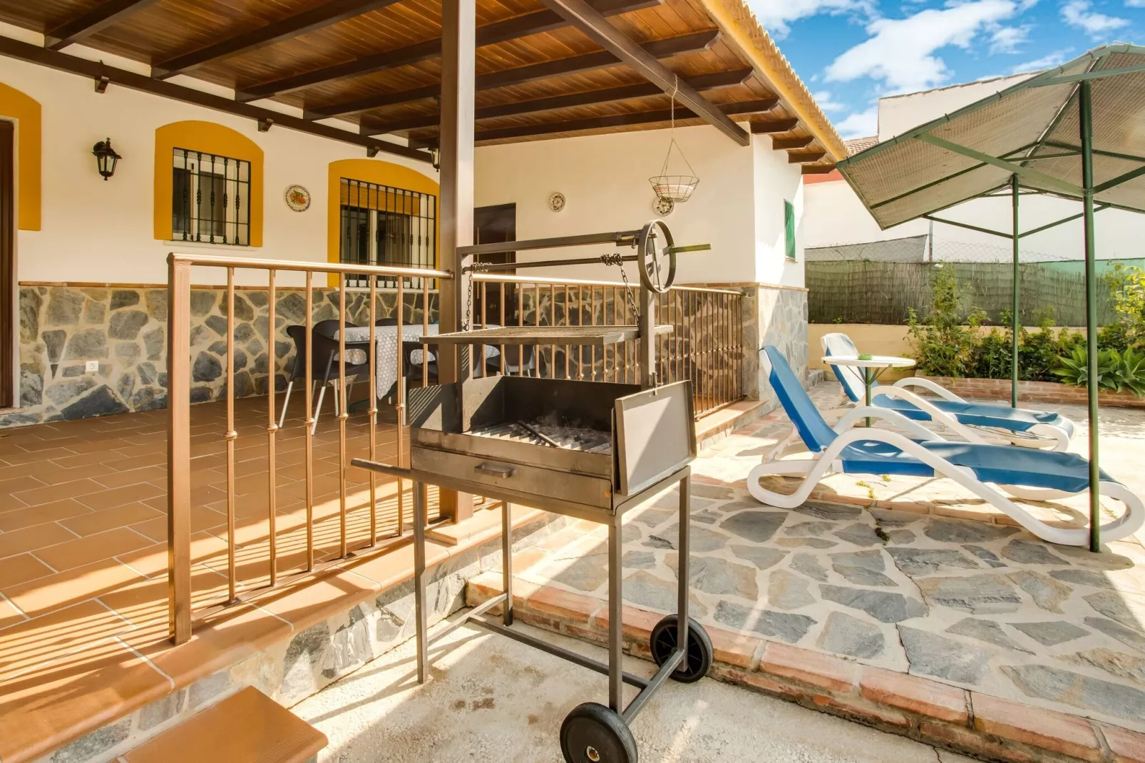 La Vista-Terrace balcony