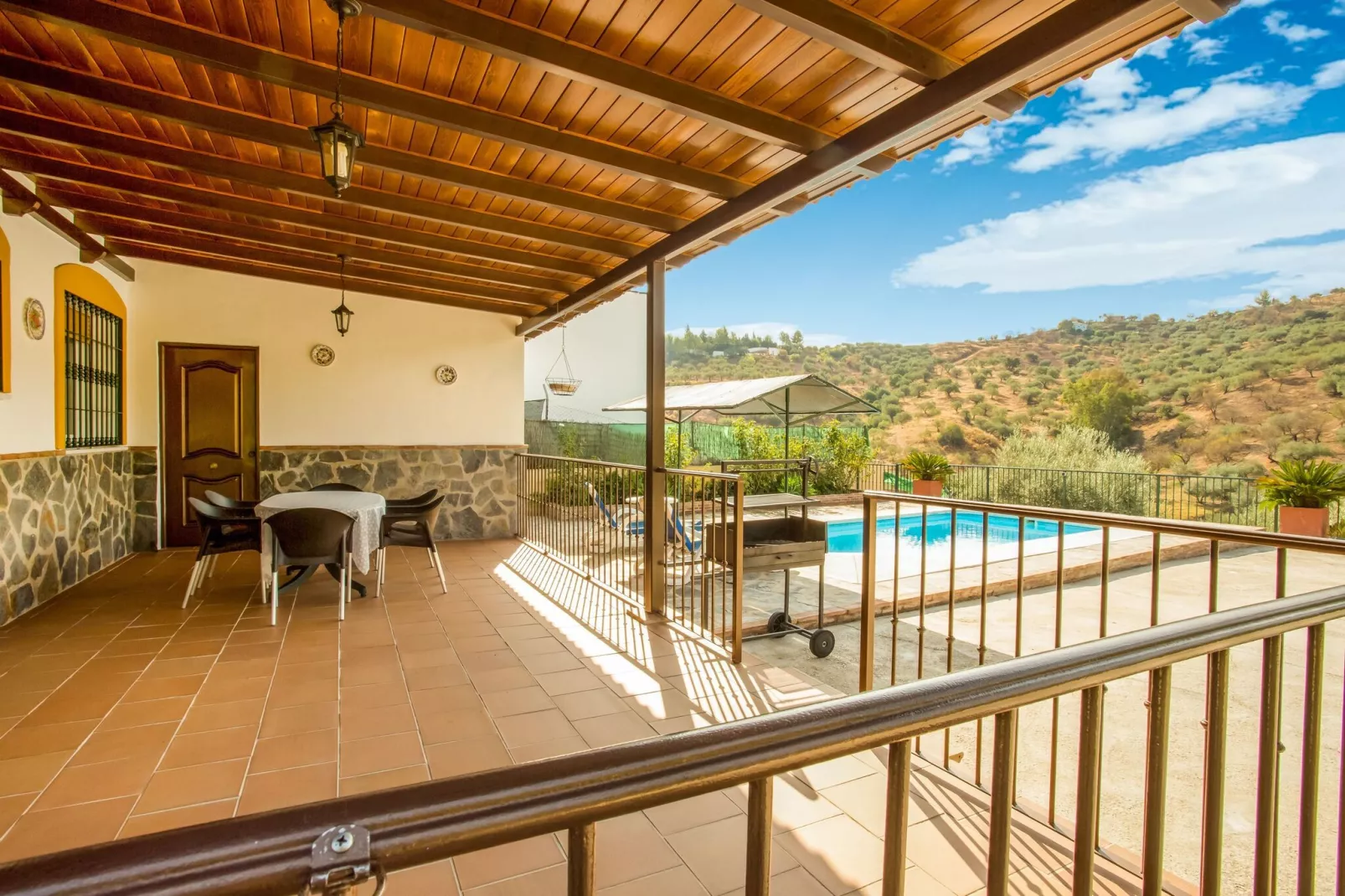 La Vista-Terrace balcony
